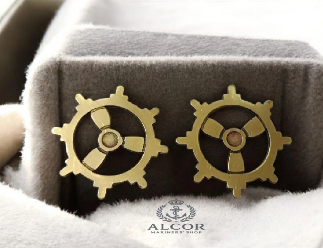 Merchant Navy Engineer Collar Badge
